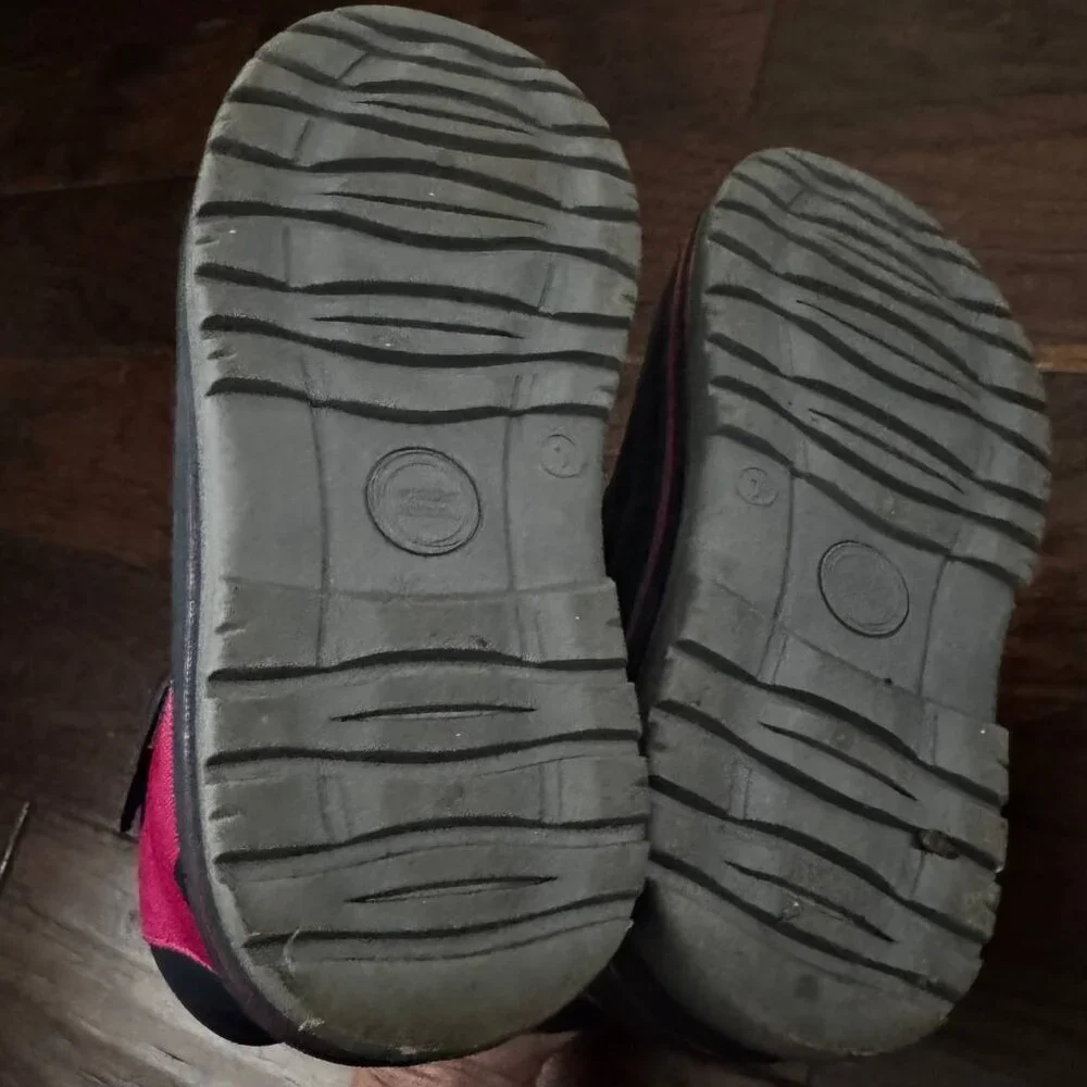 3M THINSULATE Girl’s Insulated Boots in Black/Pink - Size 1